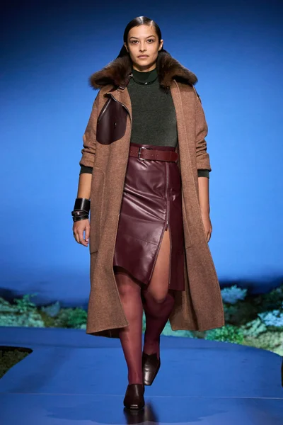 Look 29